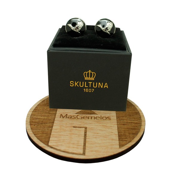 The Flying Duck Skultuna Cufflinks in black background - silver plated