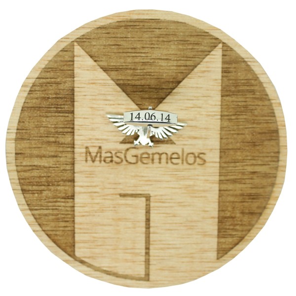 Servicio de personalización de grabado en gemelos para camisa