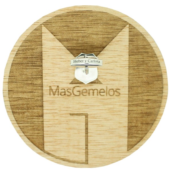 Serviço de personalização de gravação em abotoaduras de camisas